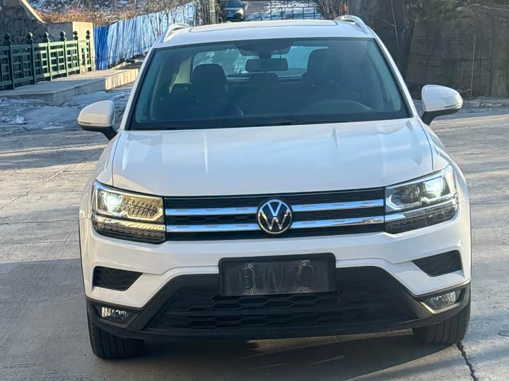 Фото 2 - Volkswagen Tharu
