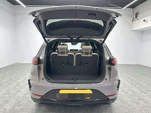 Фото 7 - BYD Tang Hybrid/EV