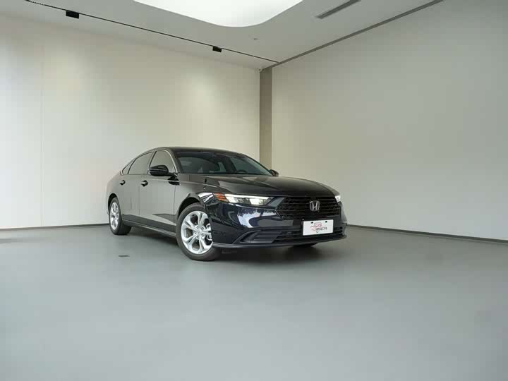 Фото 4 - Honda Accord