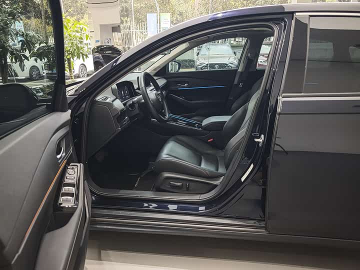 Фото 8 - Honda Accord