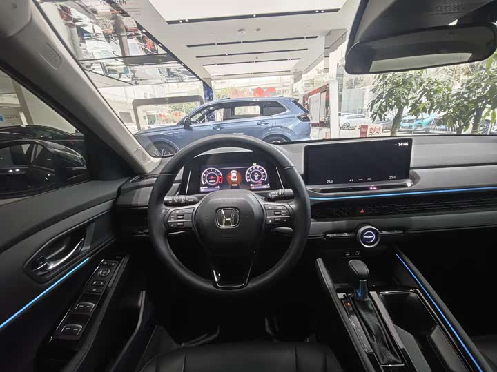 Фото 9 - Honda Accord