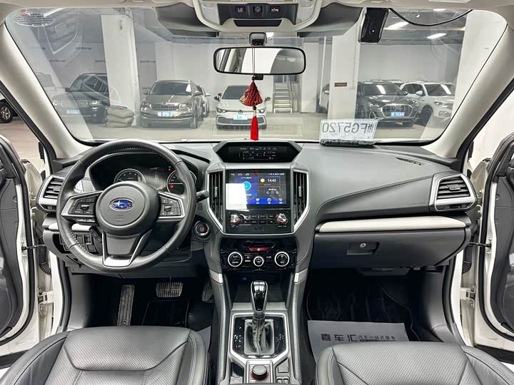 Фото 9 - Subaru Forester