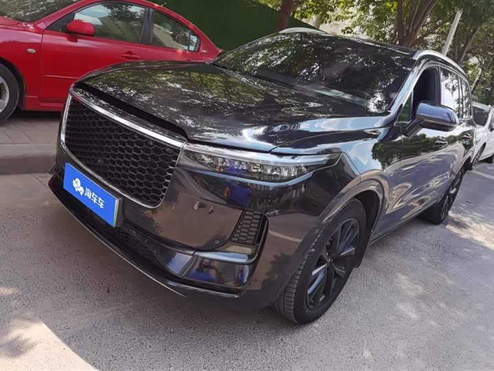 Фото 1 - LiXiang One