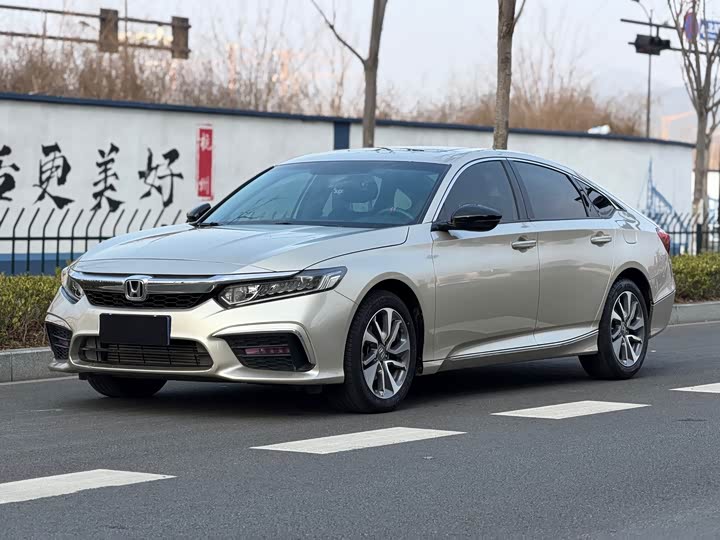 Фото 1 - Honda Inspire