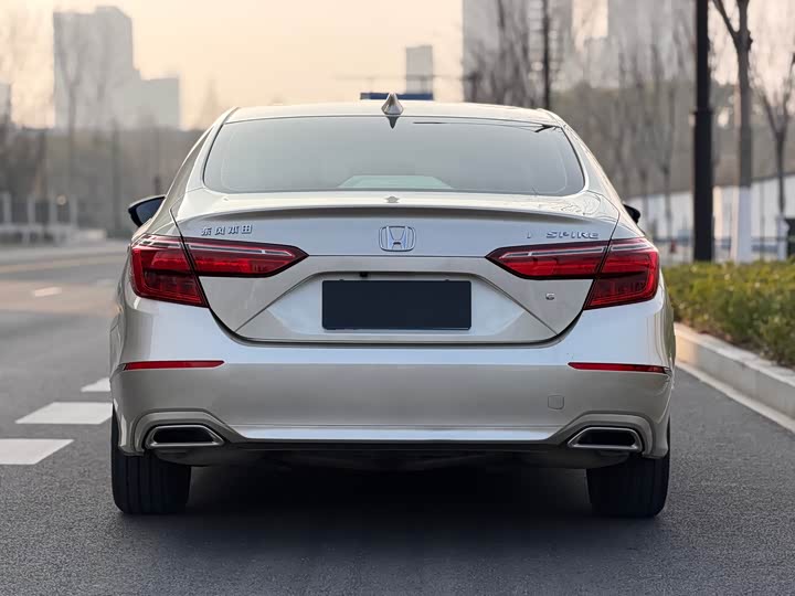 Фото 6 - Honda Inspire