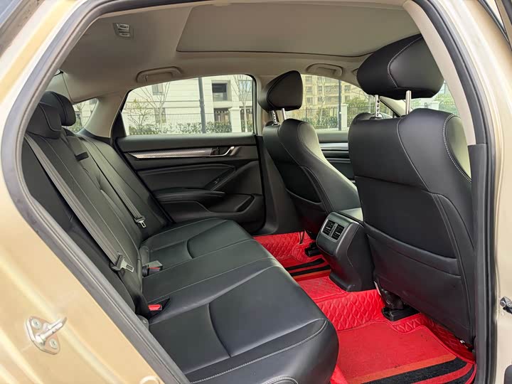 Фото 9 - Honda Inspire