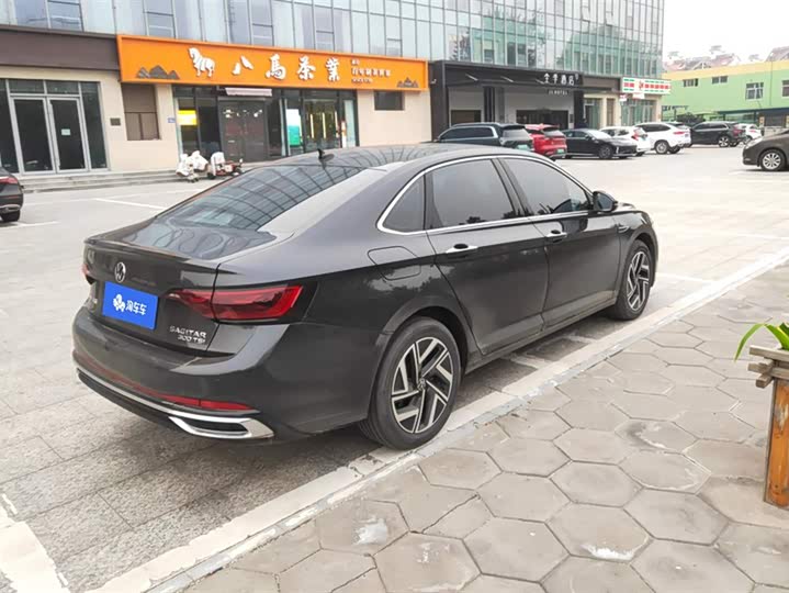 Фото 3 - Volkswagen Sagitar L