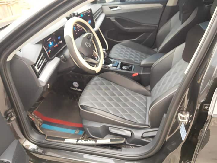 Фото 9 - Volkswagen Sagitar L