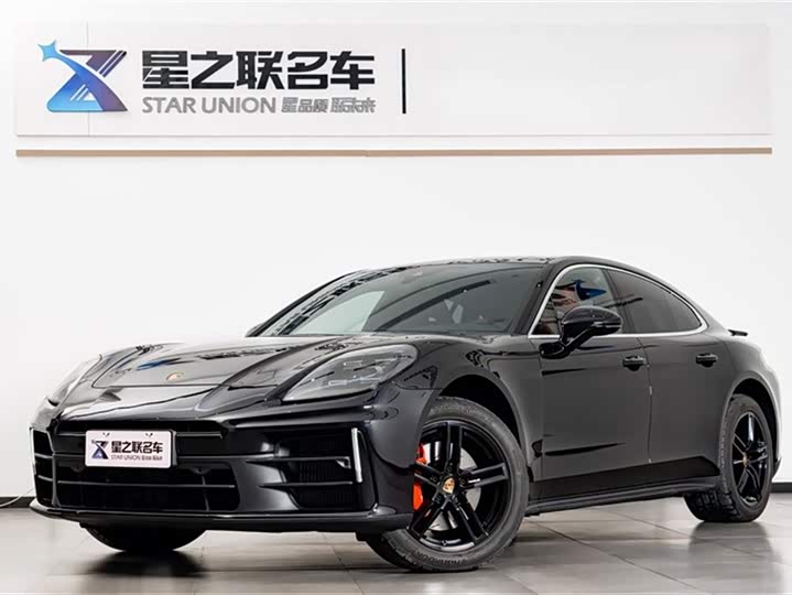 Фото 2 - Porsche Panamera