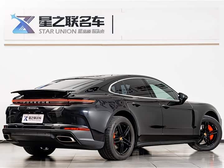 Фото 8 - Porsche Panamera