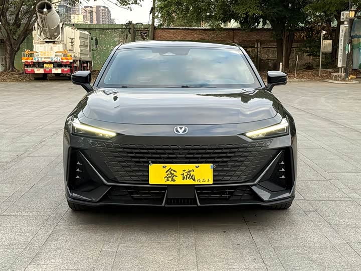 Фото 3 - Changan UNI-V