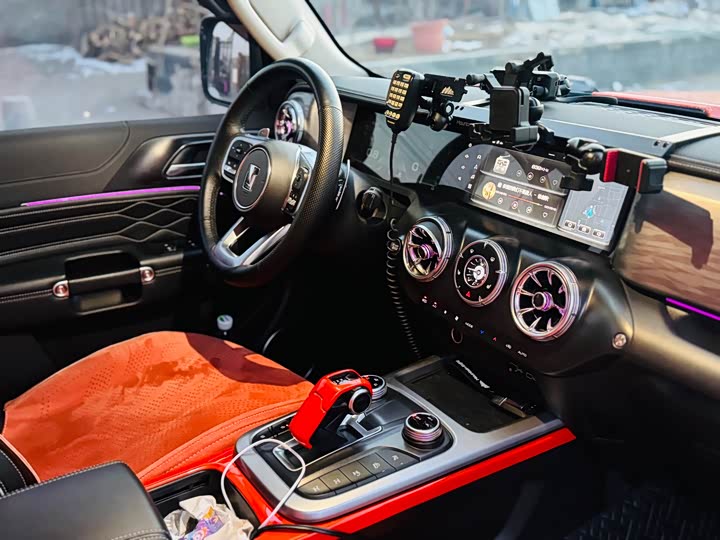 Фото 6 - Tank 300