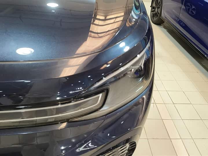 Фото 5 - Volkswagen ID.6 Crozz