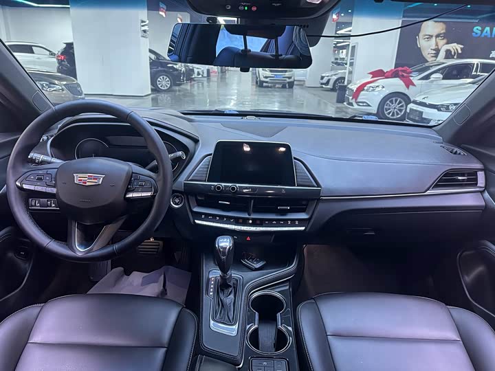 Фото 6 - Cadillac CT4