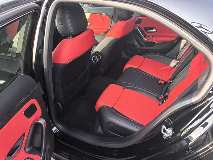 Фото 7 - Mercedes-Benz A-Class AMG