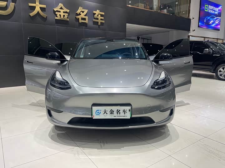 Фото 3 - Tesla Model Y