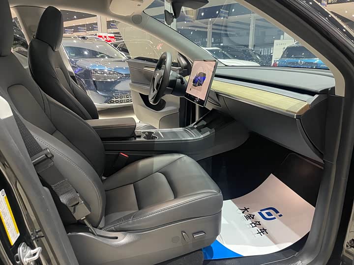 Фото 9 - Tesla Model Y