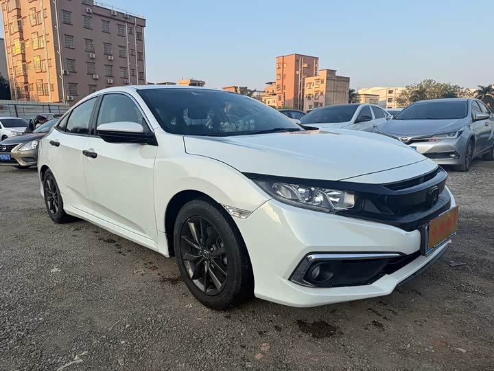 Фото 2 - Honda Civic