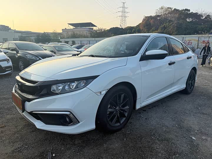 Фото 3 - Honda Civic