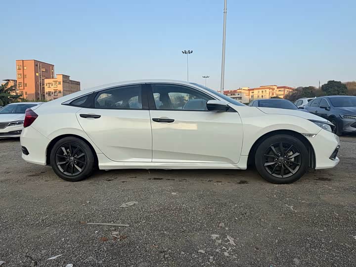 Фото 4 - Honda Civic