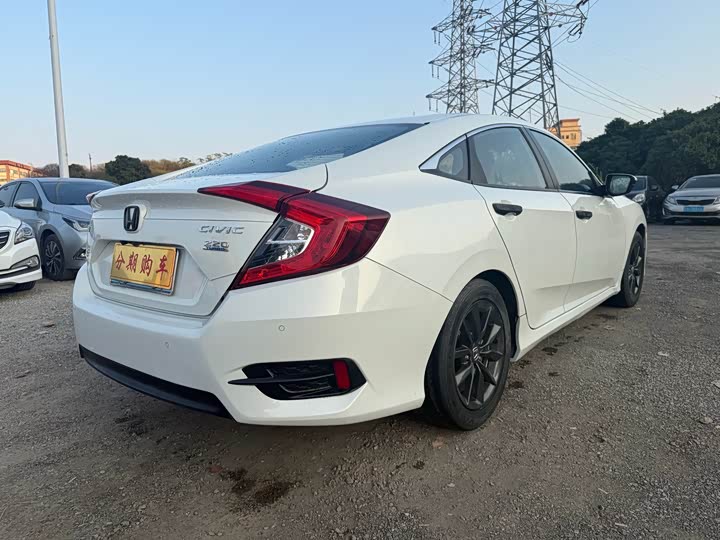 Фото 7 - Honda Civic