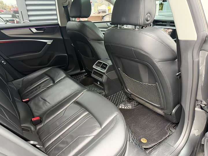 Фото 9 - Audi A7