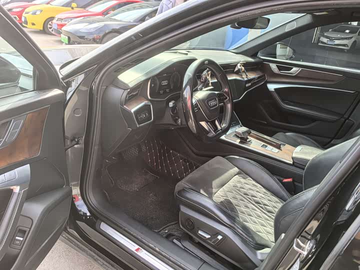 Фото 4 - Audi A6L