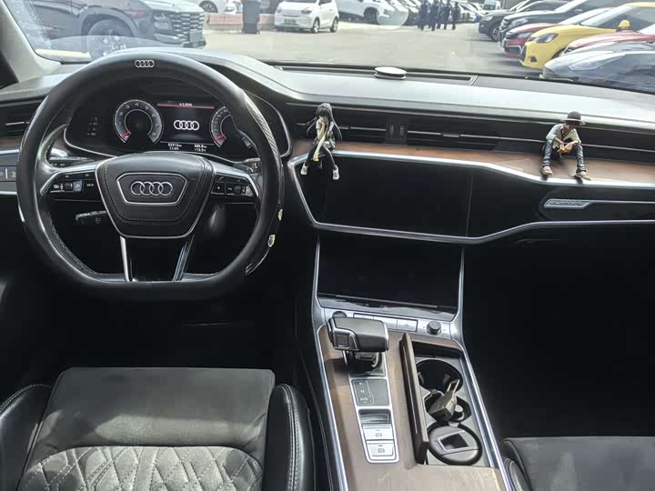 Фото 7 - Audi A6L