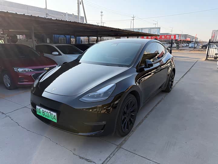 Фото 1 - Tesla Model Y