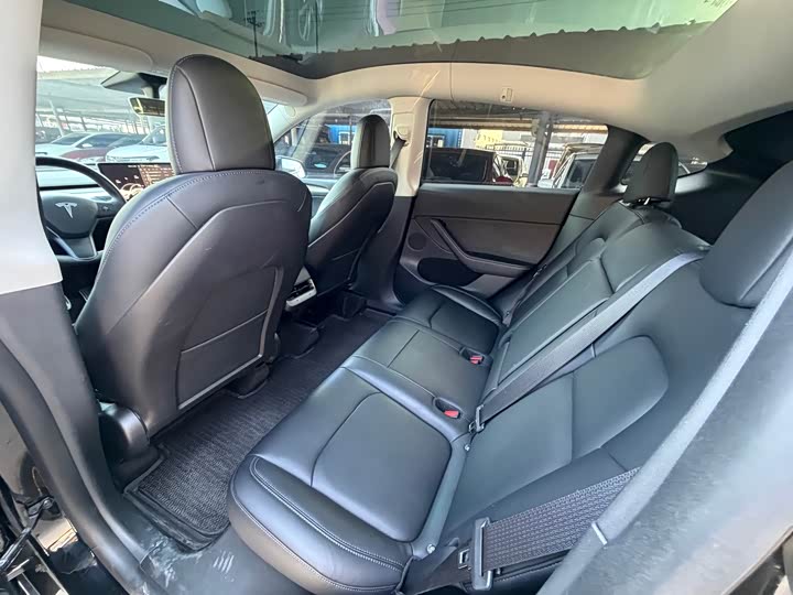 Фото 8 - Tesla Model Y