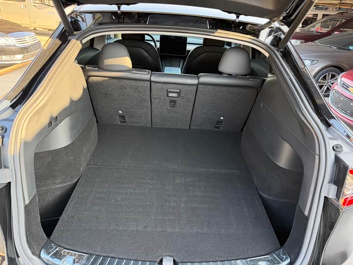 Фото 9 - Tesla Model Y