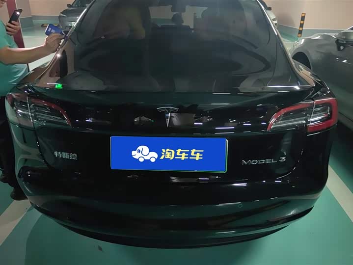 Фото 4 - Tesla Model 3