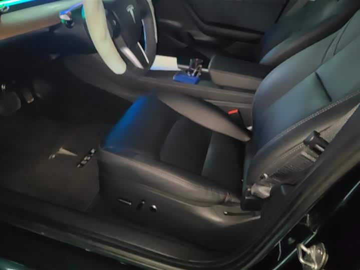 Фото 9 - Tesla Model 3