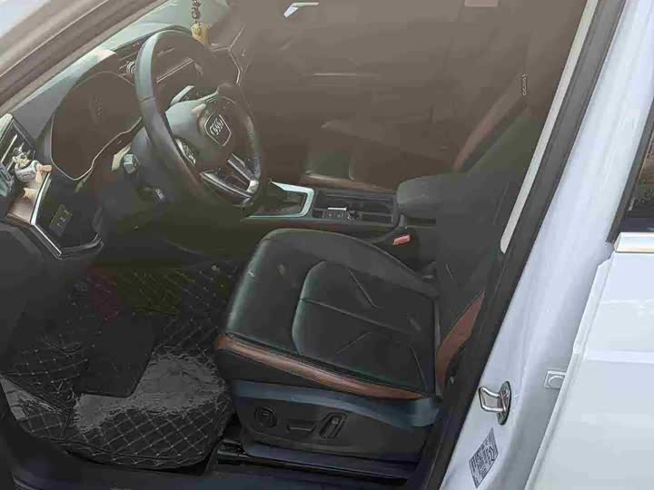 Фото 4 - Audi Q3