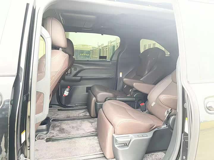 Фото 5 - Toyota Sienna