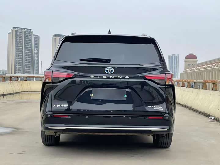 Фото 8 - Toyota Sienna
