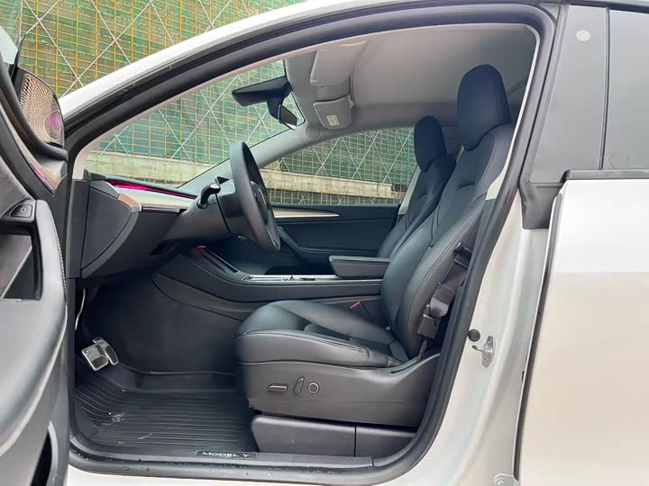 Фото 4 - Tesla Model Y