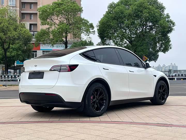 Фото 9 - Tesla Model Y