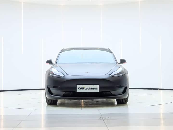 Фото 6 - Tesla Model 3