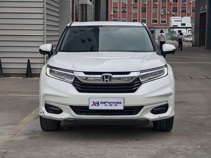 Фото 2 - Honda Avancier