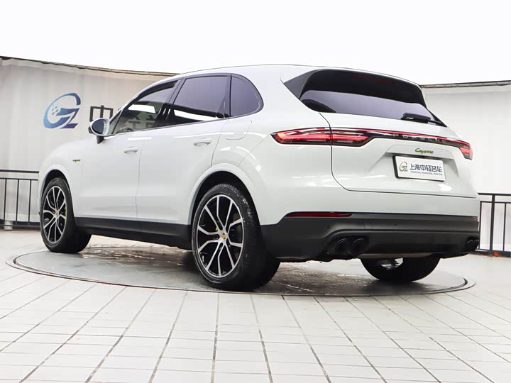 Фото 4 - Porsche Cayenne Hybrid