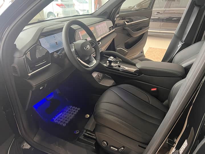 Фото 6 - Geely Monjaro