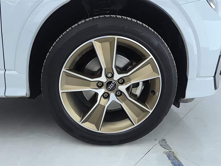 Фото 6 - Audi Q2L