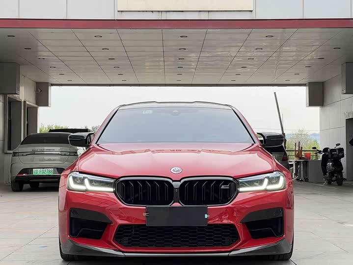 Фото 2 - BMW M5