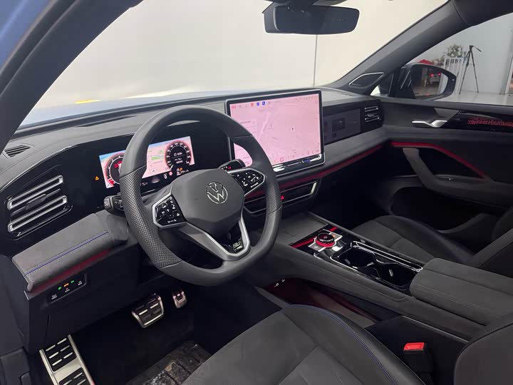 Фото 7 - Volkswagen Tiguan L Pro