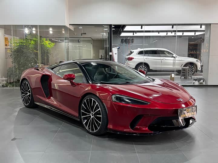 Фото 1 - McLaren GT