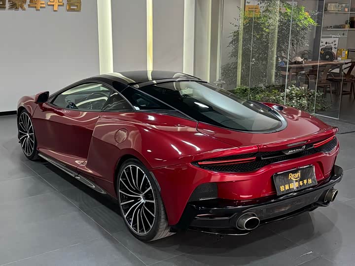 Фото 2 - McLaren GT