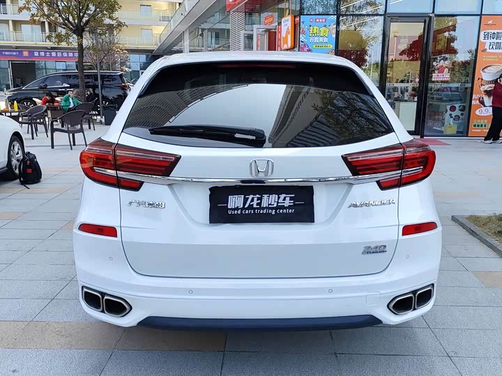 Фото 8 - Honda Avancier