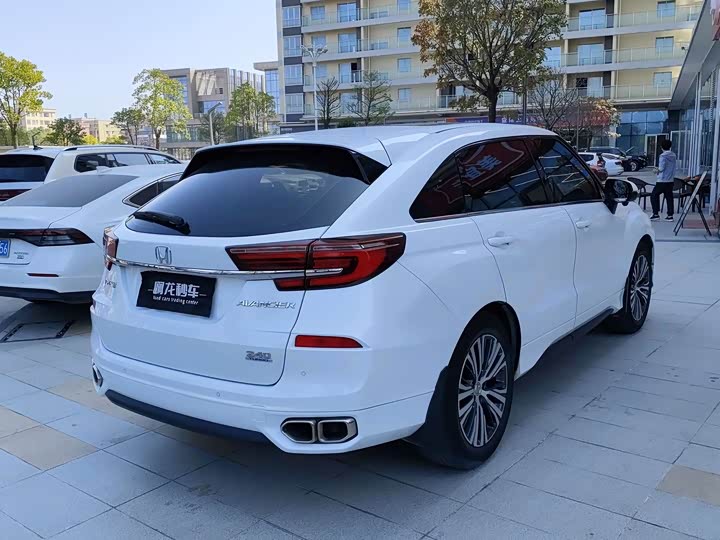 Фото 9 - Honda Avancier