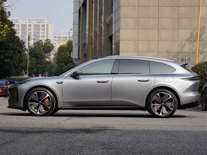 Фото 3 - Nio ET5T